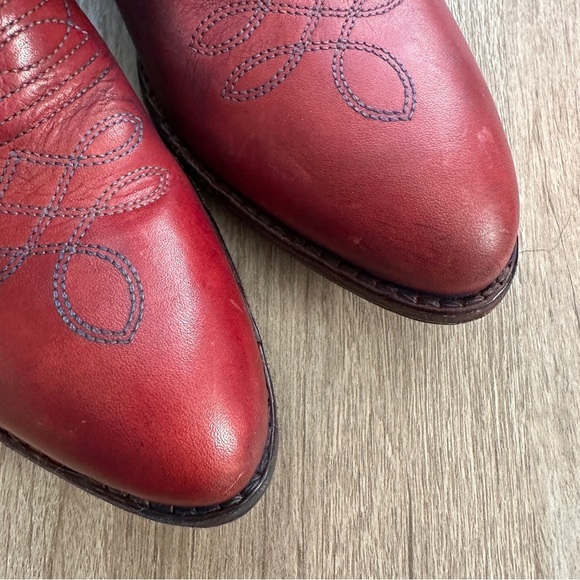 HTC Hollywood Trading Company Folded Cowboy Ankle Boots in Burgundy Sz 37 / 7 US - Picture 4 of 15